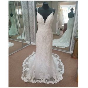Maggie Sottero Tuscany Marie 
Ivory 
Size 18 
Never worn- New with tags!